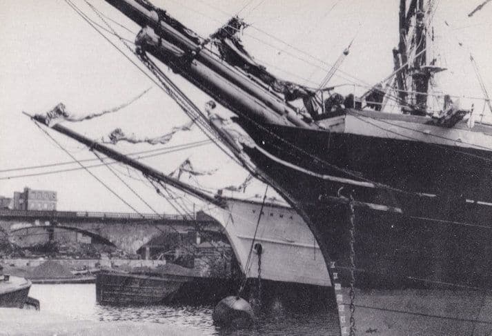 Oaklands Varma Giant Ships at Regents Canal River Thames Postcard