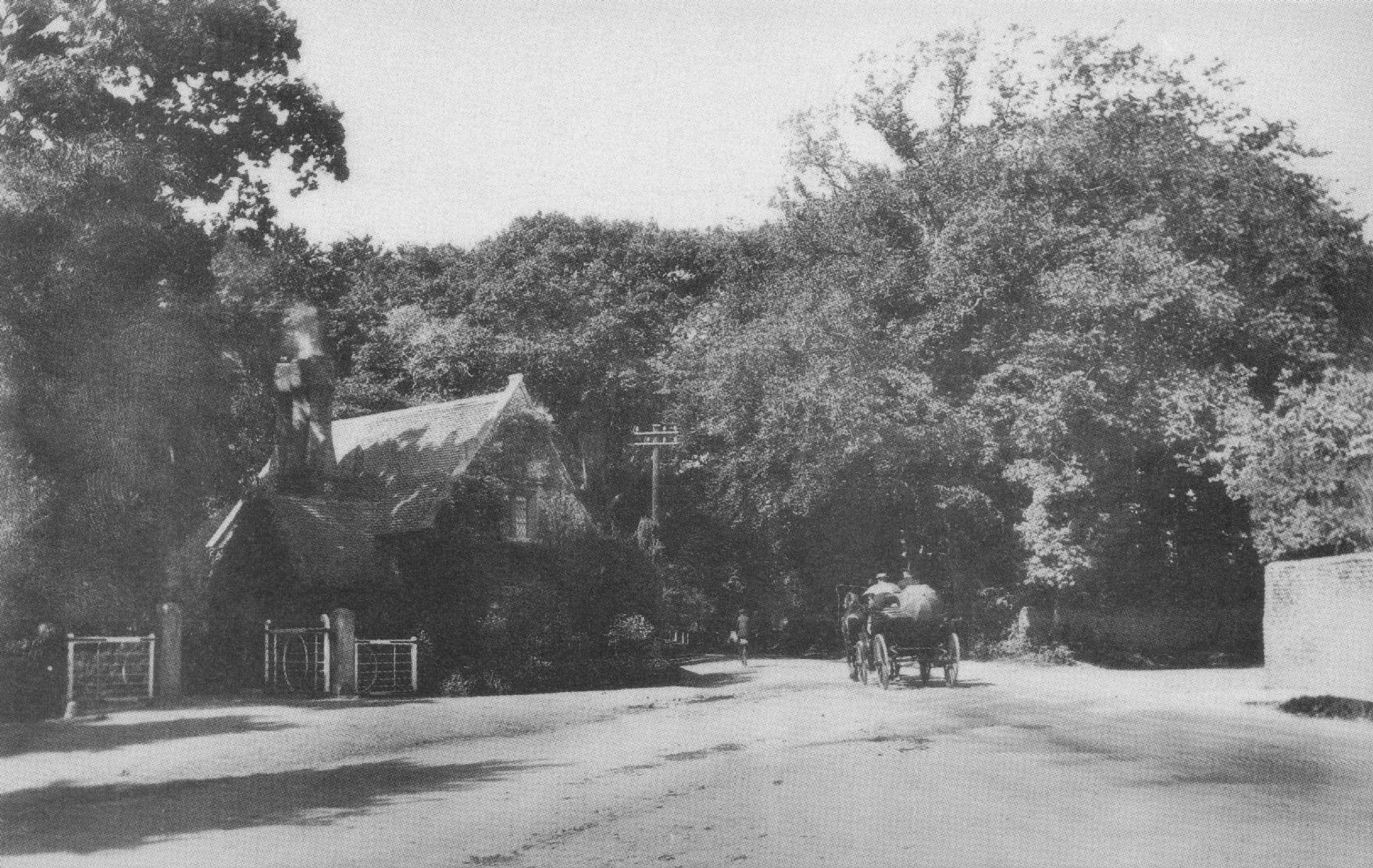 Offington Park East Lodge Warren Road Broadwater Sussex Postcard