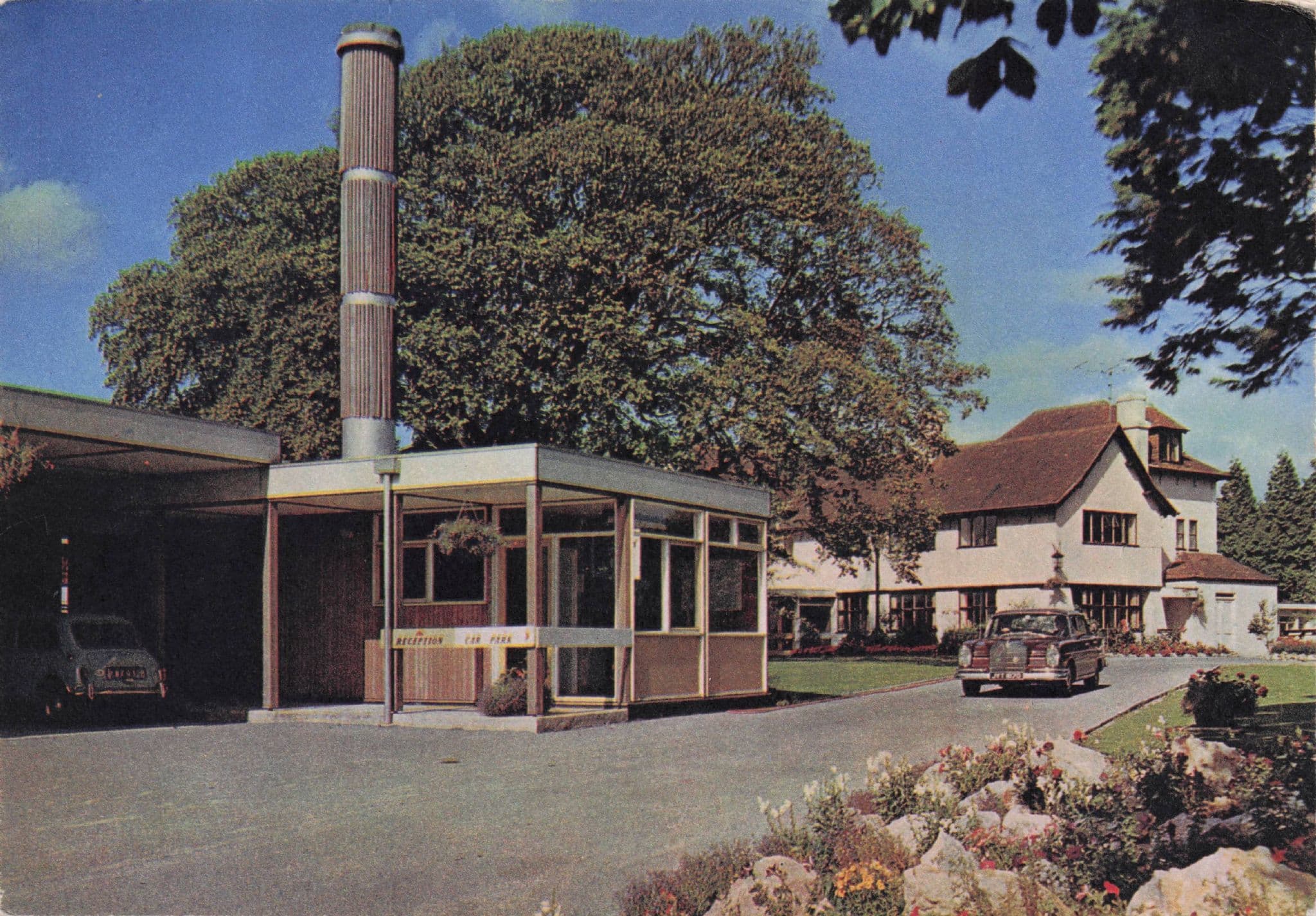 Old Classic Car Approaching Mendip Motel Frome Somerset Postcard
