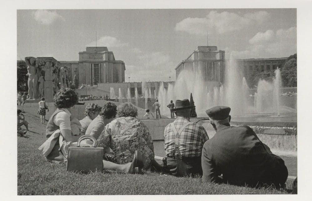 Old People 1970s Trocadero French Gardens Paris Fountain Postcard