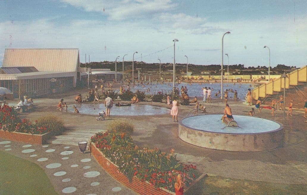 Onekawa Parl Aquatic Centre Childrens Pool New Zealand Postcard