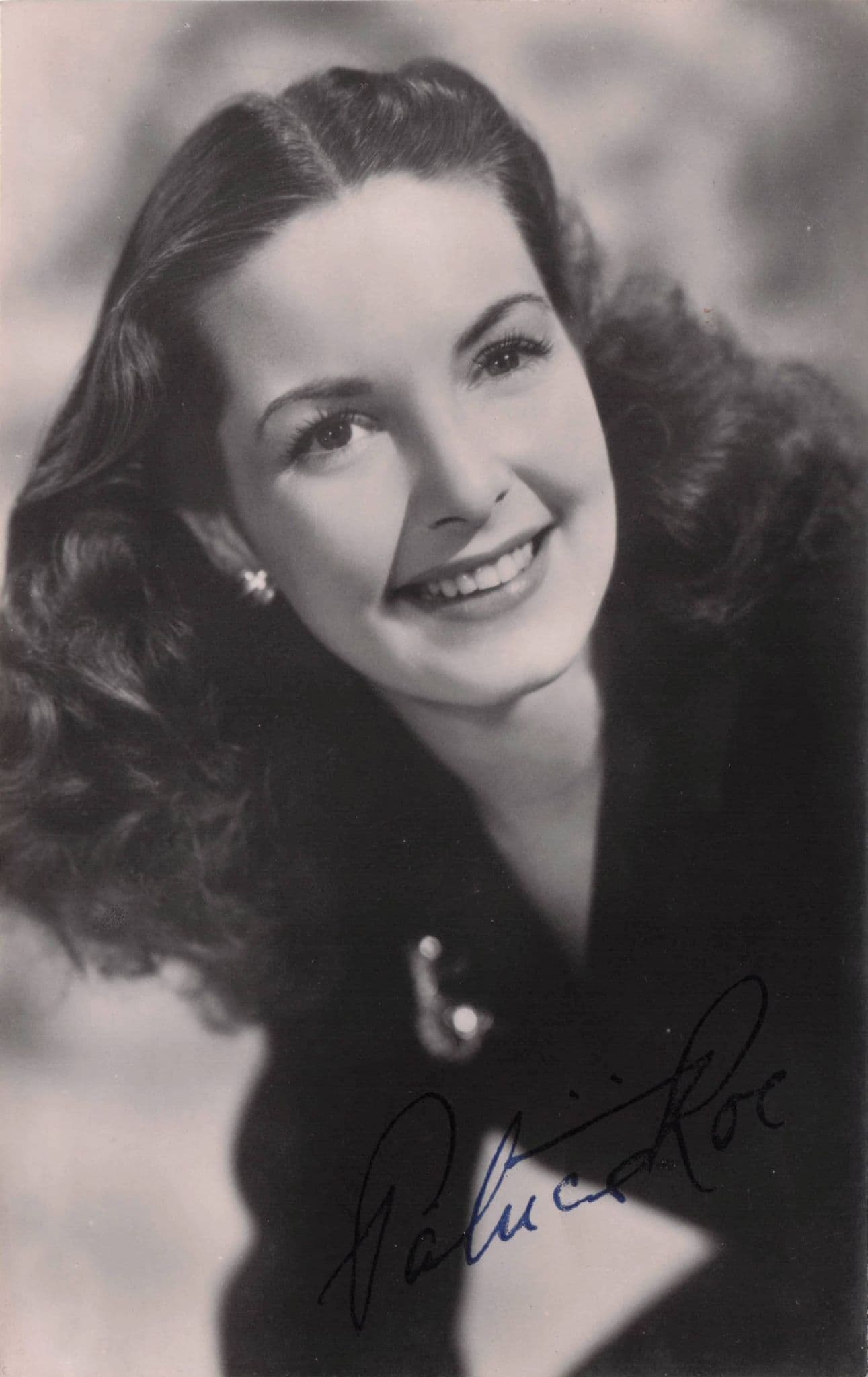 Patricia Roe Hollywood 1940s Actress Old Printed Signed Photo