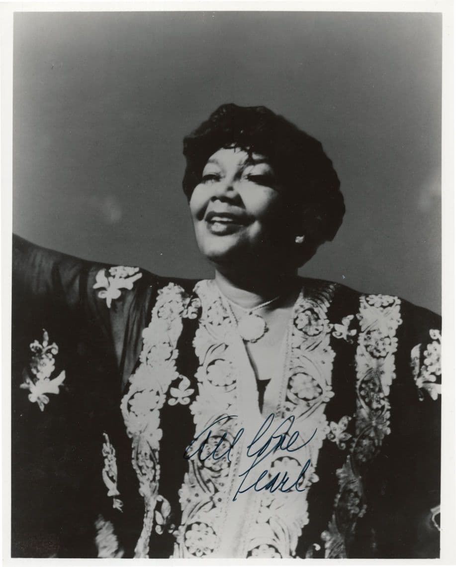 Pearl Bailey of Hello Dolly Stunning Vintage 10x8 Hand Signed Photo
