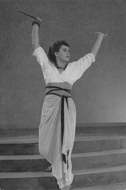 Peggy Ashcroft as Queen Cleopatra Shakespeare Play Company Old Postcard