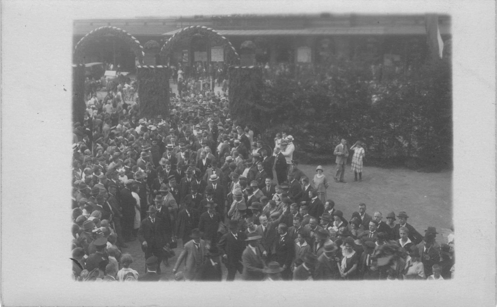 Pfalzer Empfang AM Bahnhof Railway Station 1925 Old German Postcard