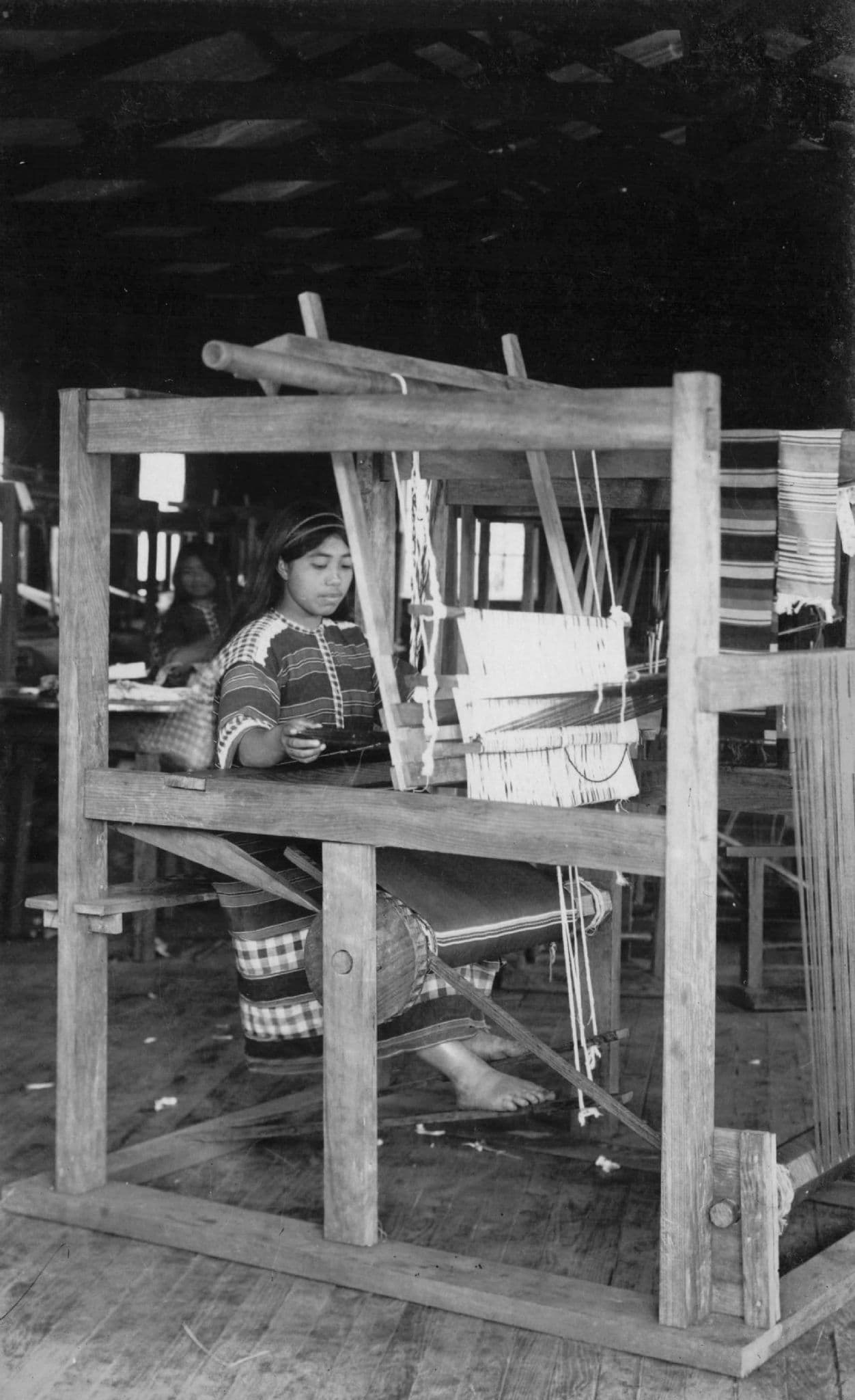 Philippines Crafts Lady Making Rugs Factory Machine Asian Old Postcard
