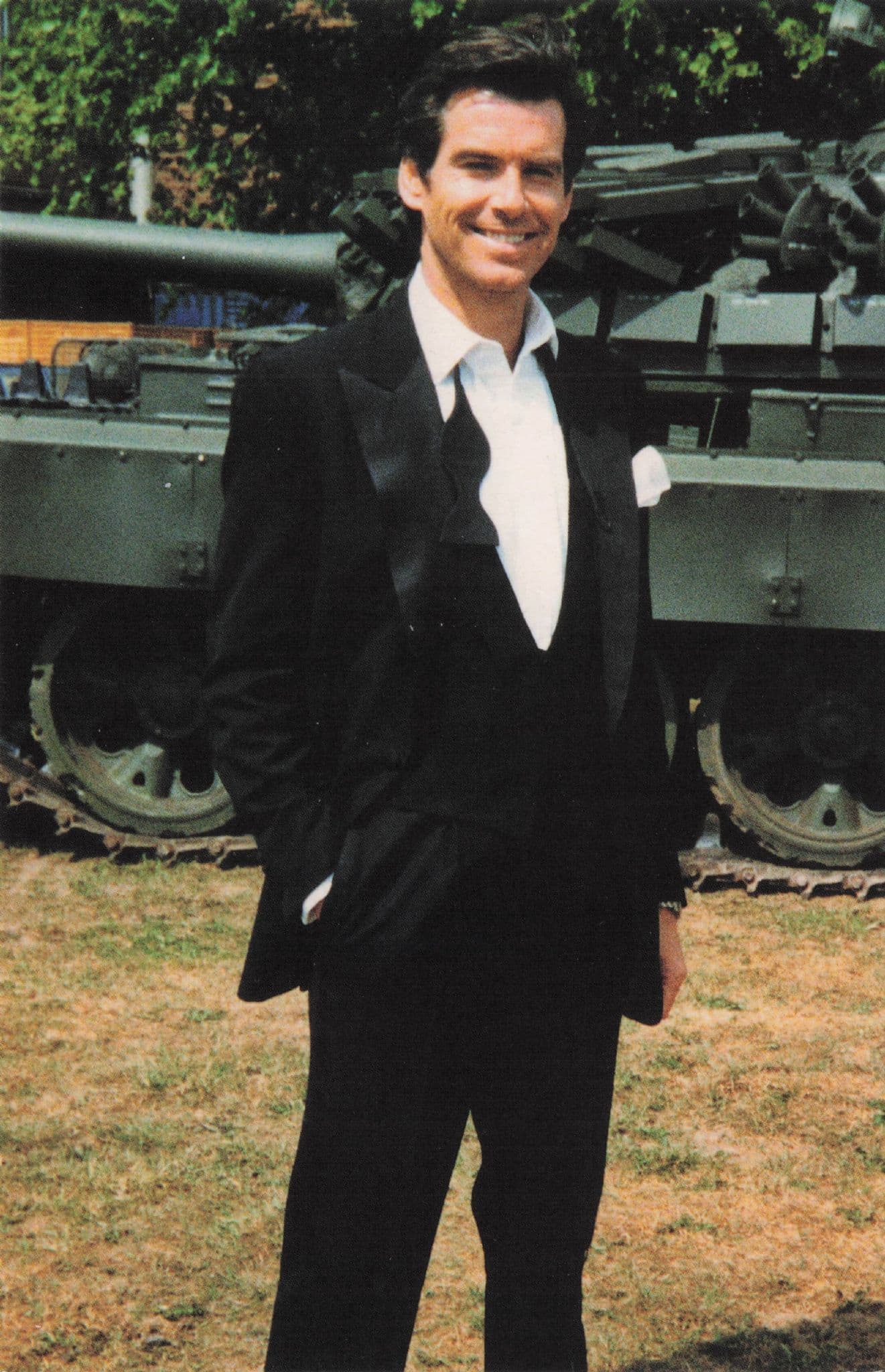 Pierce Brosnan ON SET of Goldeneye James Bond Club RARE Photo Postcard
