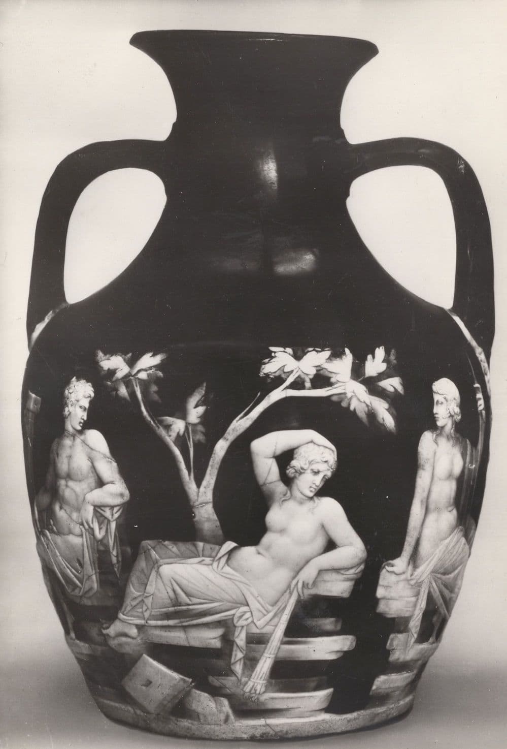 Portland Vase 4036 Peleus Thetis Aphrodite Antique Vase Postcard