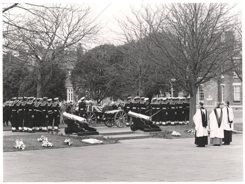 Portsmouth Priests & Canons At RAF Funeral Military 9x7 Military Press Photo