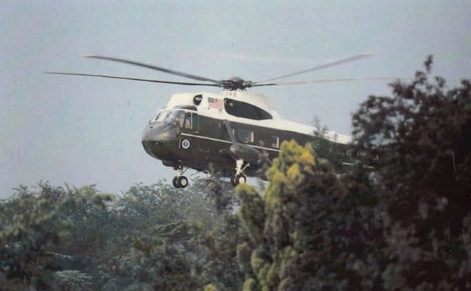 Presidential Helicopter Arrives at Windsor in 1982 Royal Postcard