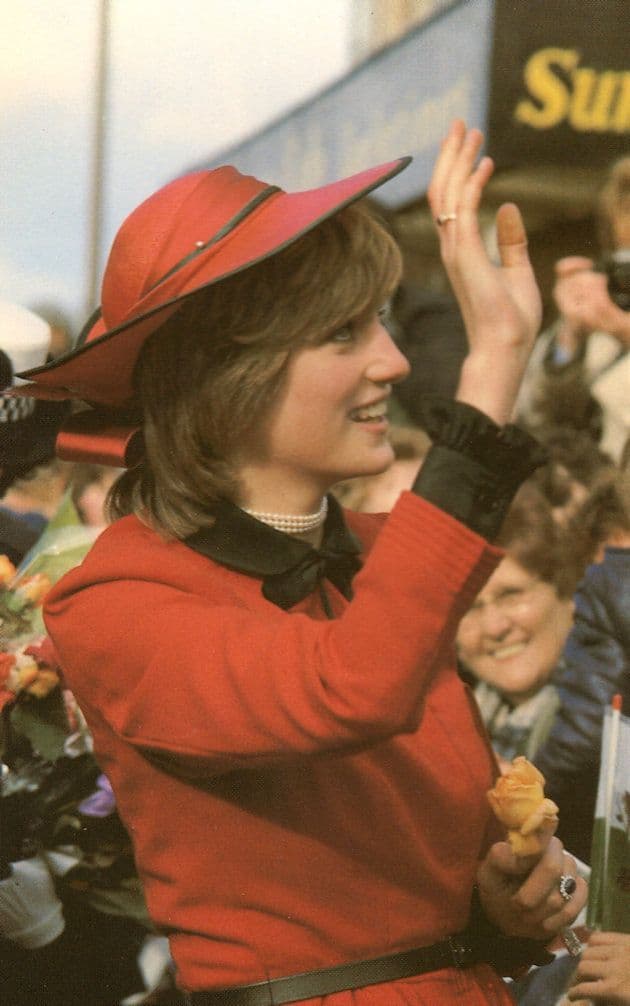 Princess Diana at Caernarvon 1981 Wales Welsh Shopping Postcard