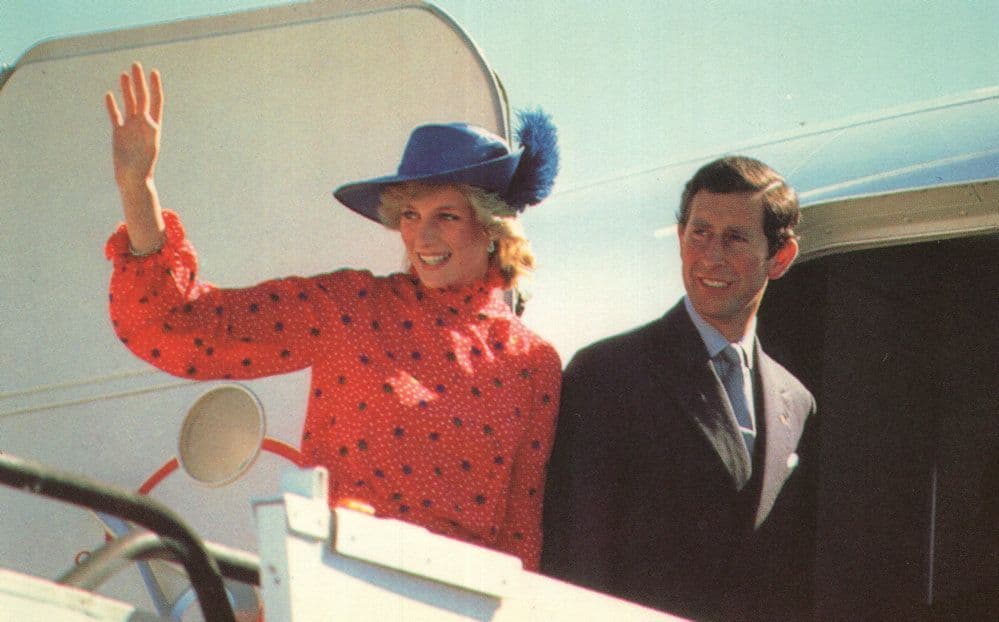 Princess Diana Boarding Boeing 727 Plane RAF Auckland Postcard