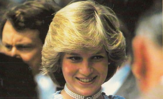 Princess Diana Opens The New Community Centre in Deptford Royal Postcard