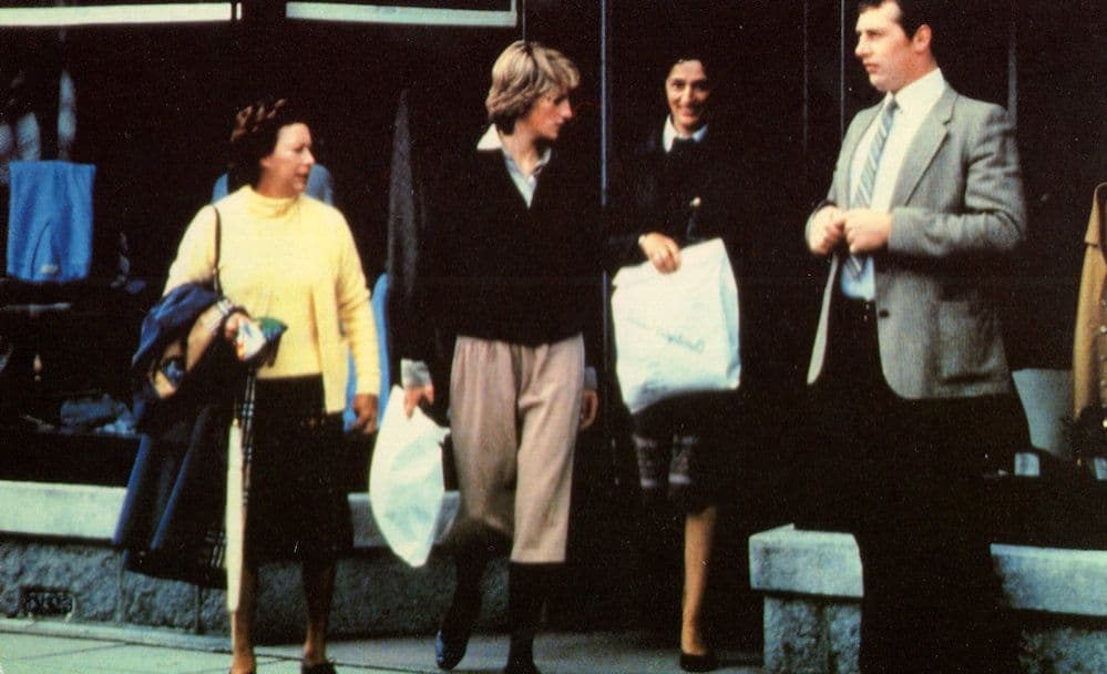 Princess Diana Shopping At Balmoral 1982 Royalty Postcard