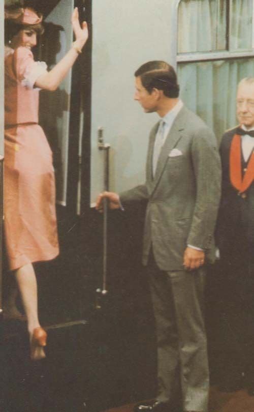 Princess Diana Waterloo Railway Station London Waving Wedding Royal Postcard