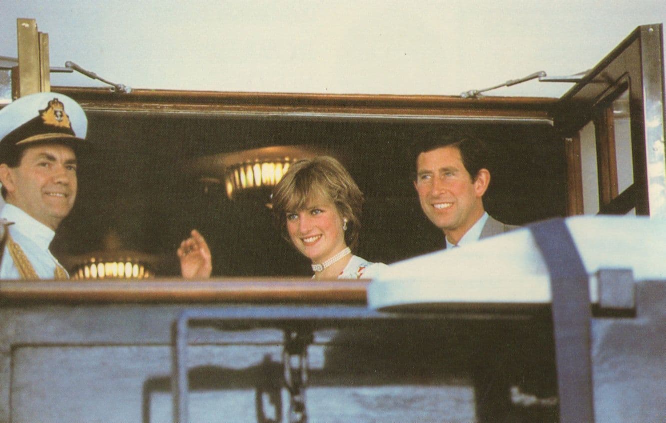 Princess Diana Waving on Royal Yacht Prince Charles 1981 Postcard