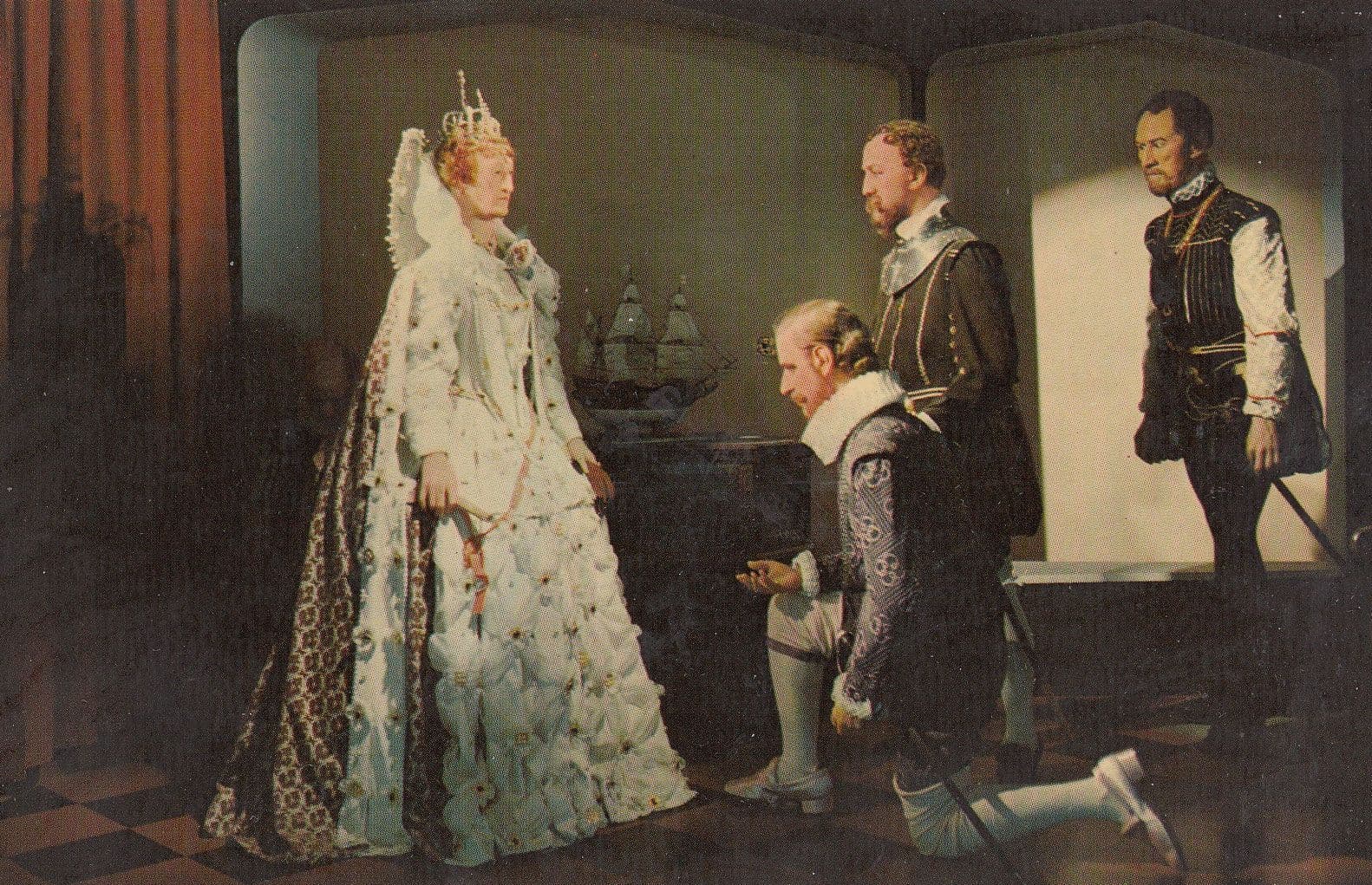 Queen Elizabeth at Louis Tussards Wax Waxwork Museum Canada Postcard