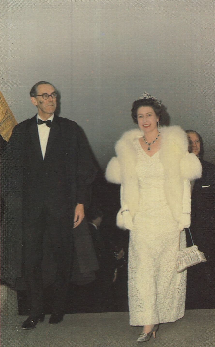 Queen Elizabeth II at Lincoln Inn 1967 Lincs Postcard