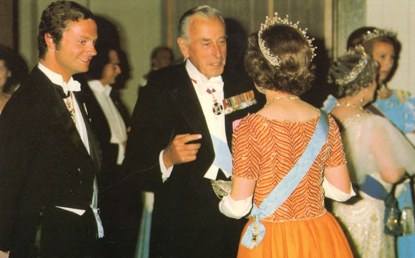Queen Elizabeth II King Gustav Earl Mountbatten Royal Postcard