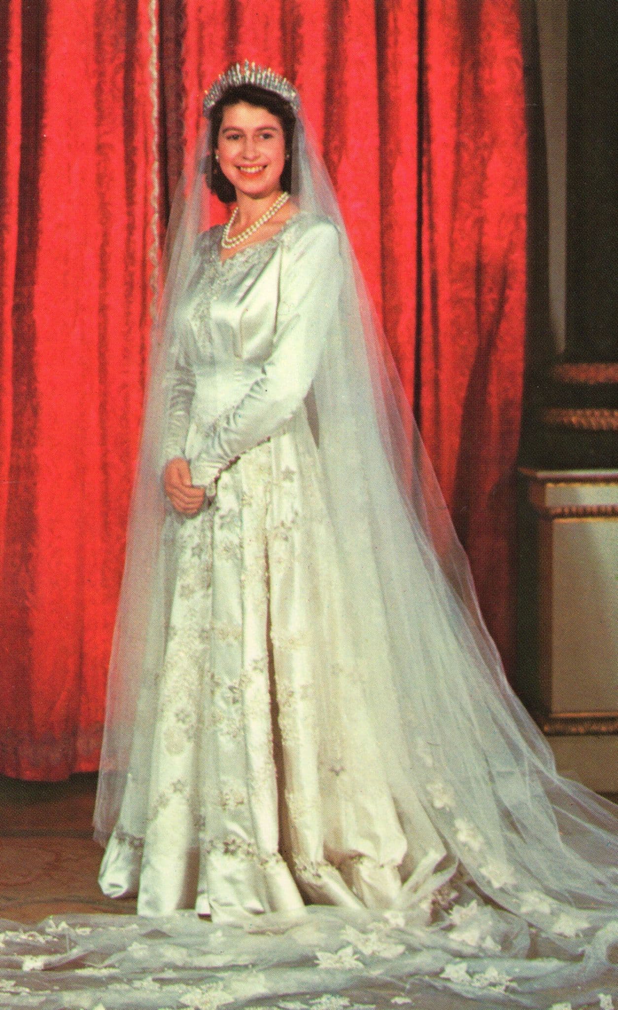 Queen Elizabeth II Wedding Dress Portrait in 1947 Award Photo Postcard