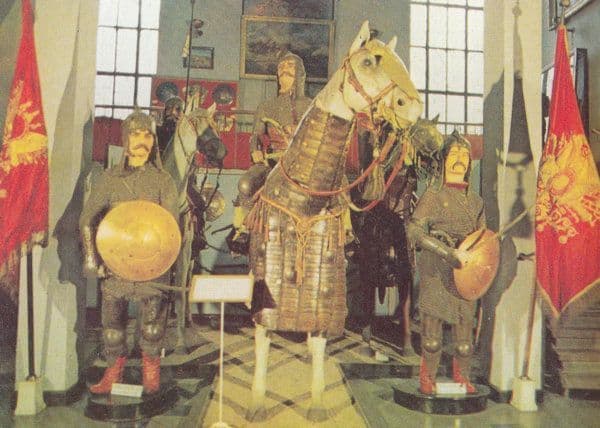 Queen Victoria Waxwork in Royal Waiting Room Madame Tussauds Postcard