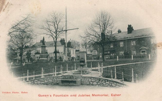 Queens Fountain Esher Surrey Giant Telegraph Pole Newsagents Postcard