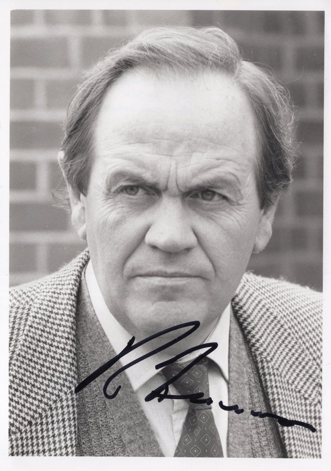 Richard Hannon Senior Horse Racing Trainer Hand Signed 7x5 Photo
