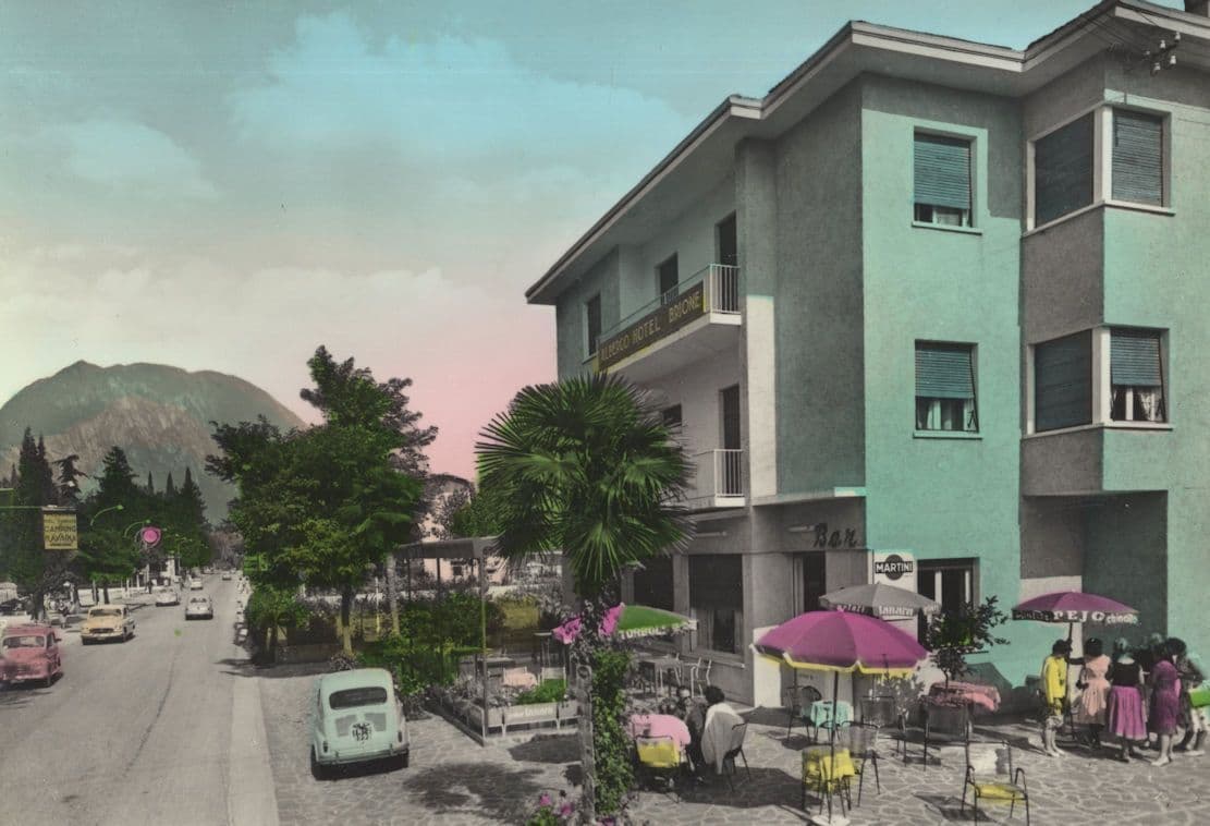 Riva del Garda Albergo Brione Italy Classic Car Postcard