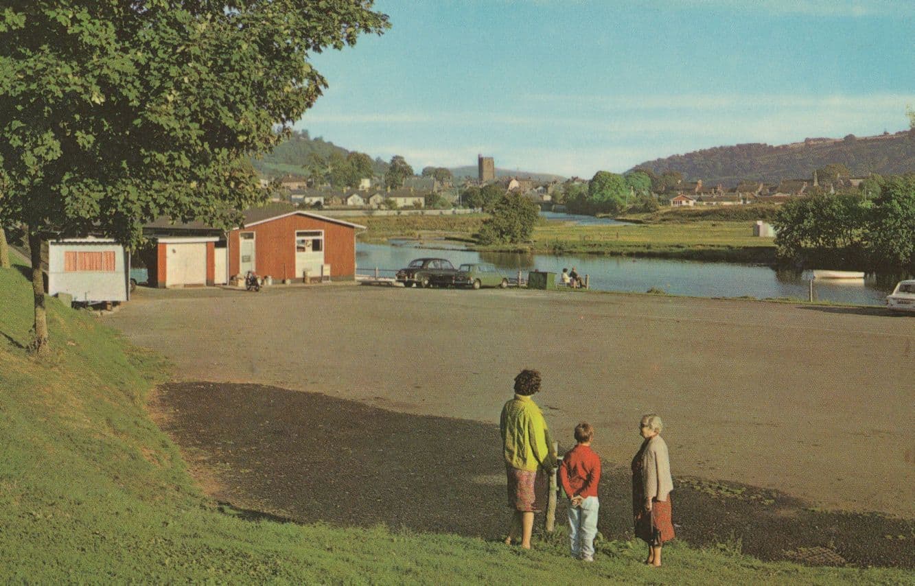 River Usk Brecon Welsh 1970s Bungalow Postcard