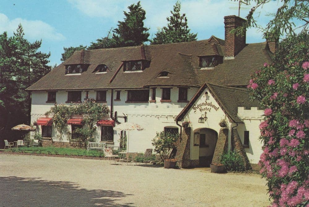 Roundabout Hotel Monkmead Lane West Chiltington Sussex Postcard