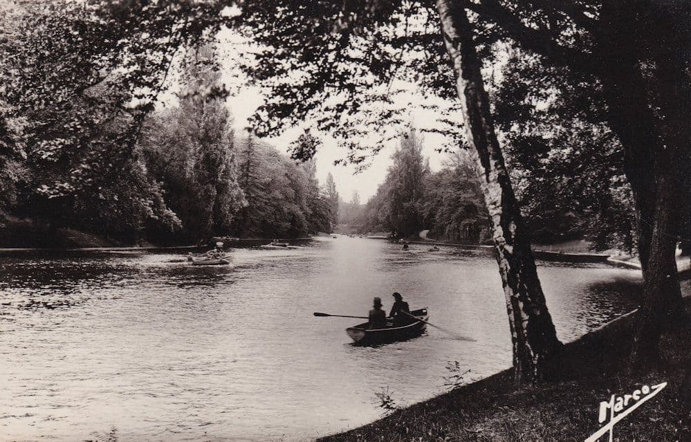 Rowing Boat at Loisirs Au Lac Bois Dui Boulogne Real Photo Postcard