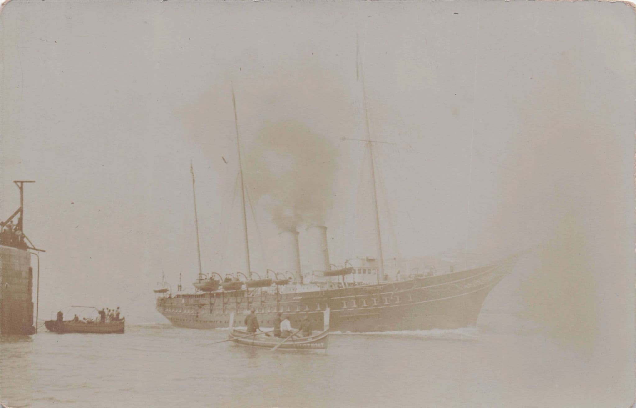 Royal Yacht Victoria & Albert & Pilot Ship Old Deal Kent Postcard