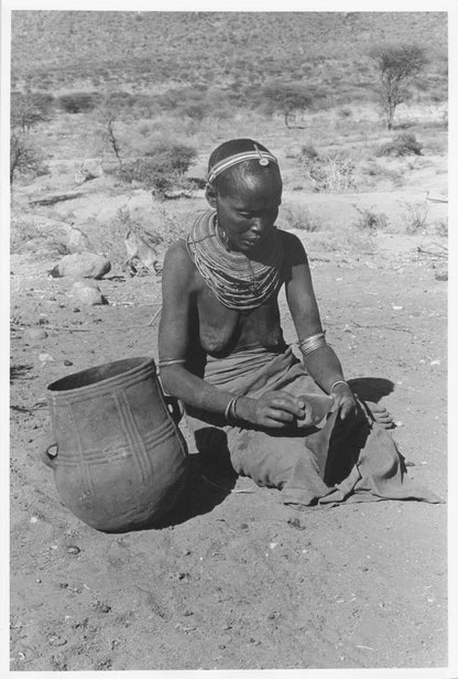 Samburu Women Making Pot Risque Kenya 9x7 Vintage Africa Press Photo