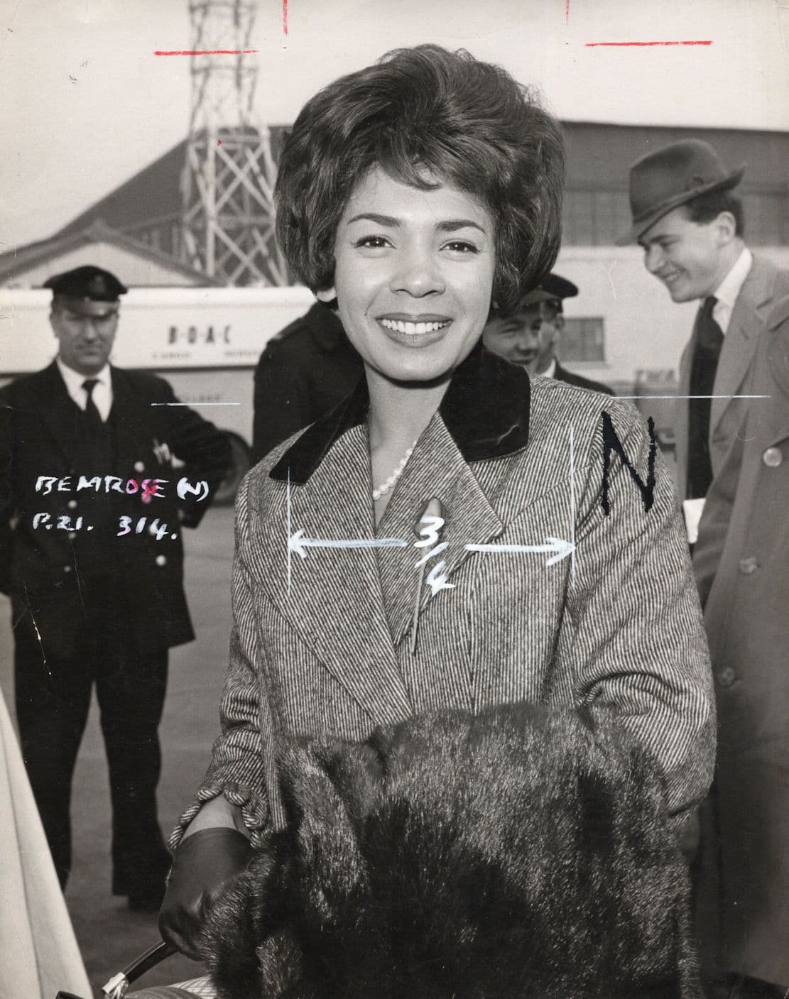 Shirley Bassey Arrives at BOAC London Airport 1961 Large Press Photo Please Read