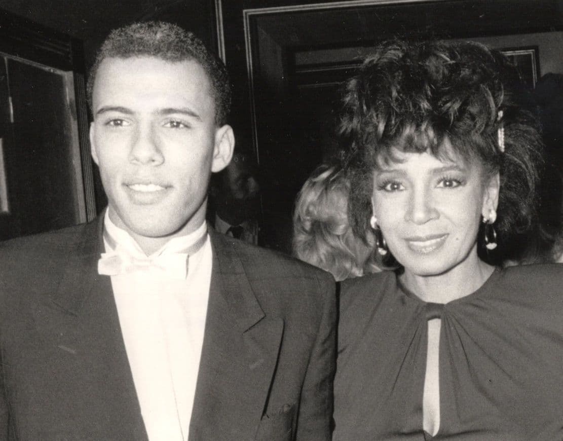 Shirley Bassey & Boyfriend Dec 1986 Small London Press Photo