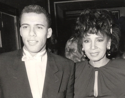Shirley Bassey & Boyfriend Dec 1986 Small London Press Photo