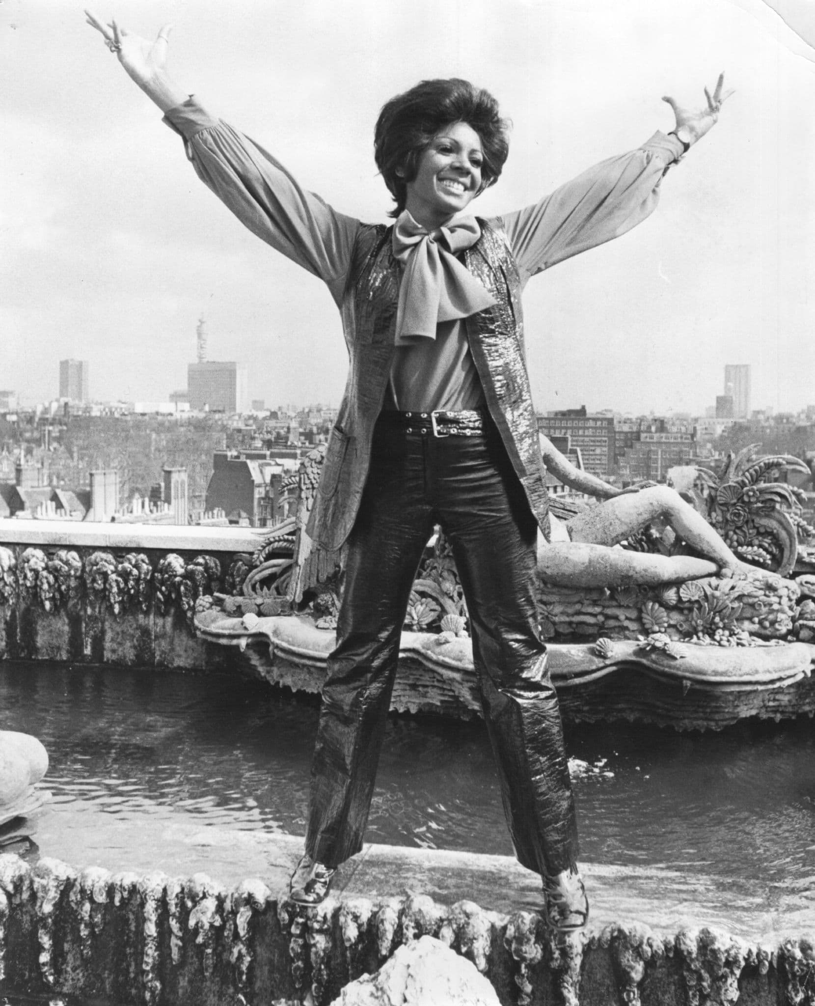 Shirley Bassey in Black Wet Look 1970s Sexy Leather Fashion Large Press Photo