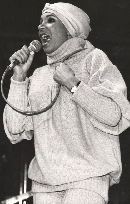 Shirley Bassey March 1981 Stunning Small London Press Photo