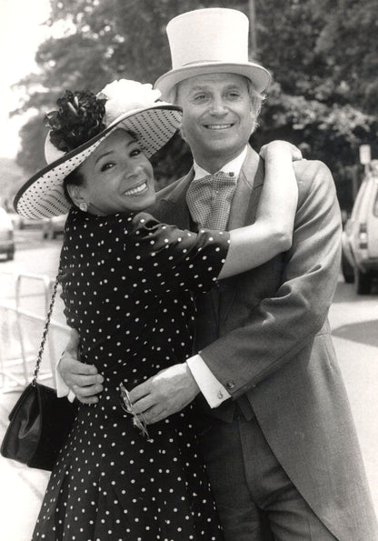 Shirley Bassey Royal Ascot Horse Race 1988 Antiques Dealer Large Press Photo