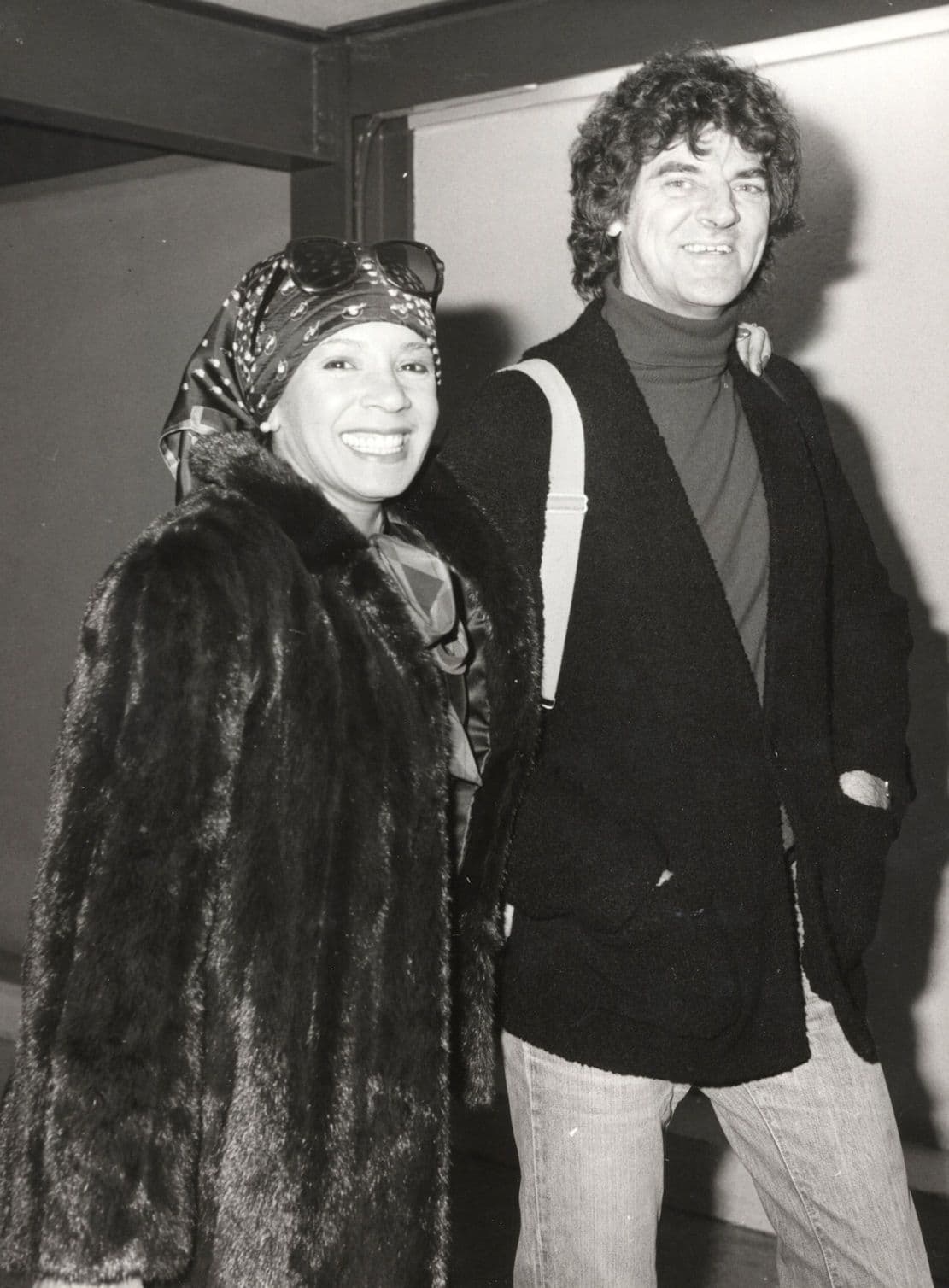 Shirley Bassey with Mystery Boyfriend at London Heathrow Airport 1981 Press Photo