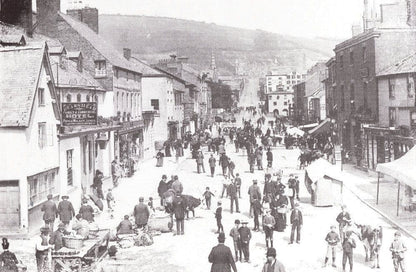 Shropshire Daily Star Newspaper Fair Day Broad Street Newtown Postcard
