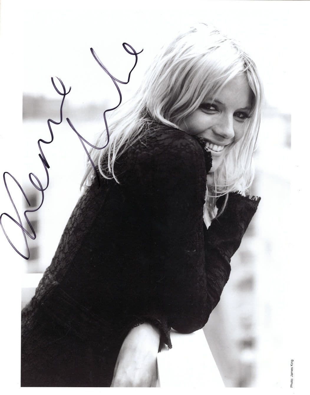 Sienna Miller Stunning 10x8 Hand Signed Photo