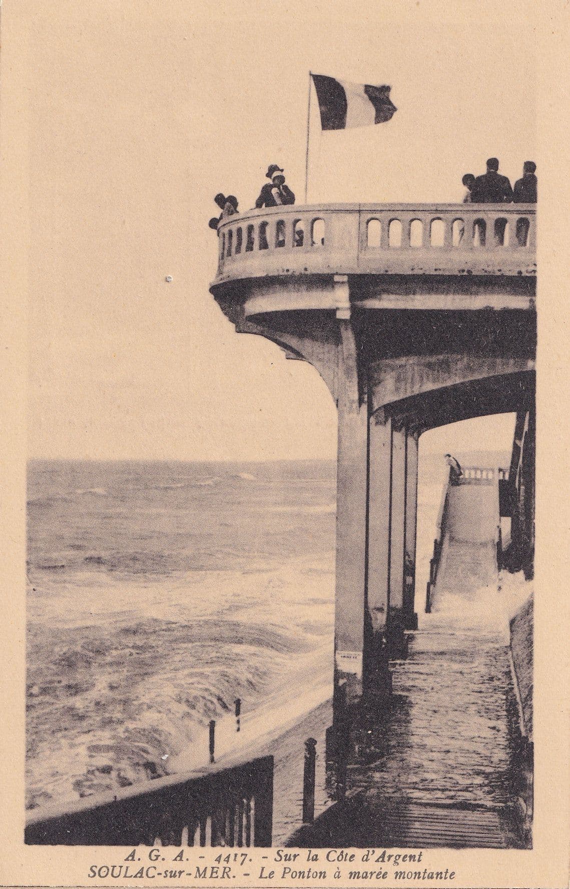 Soulac Sur Mer Le Ponton A Maree Montante Flag Tourists Antique Postcard