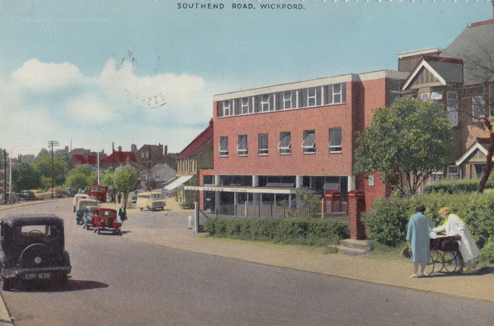 Southend Road Wickford Near Basildon 1970s Postcard