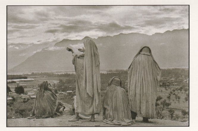 Srinagar Kashmir Indian 1940s Muslim Women Praying Award Photo Postcard