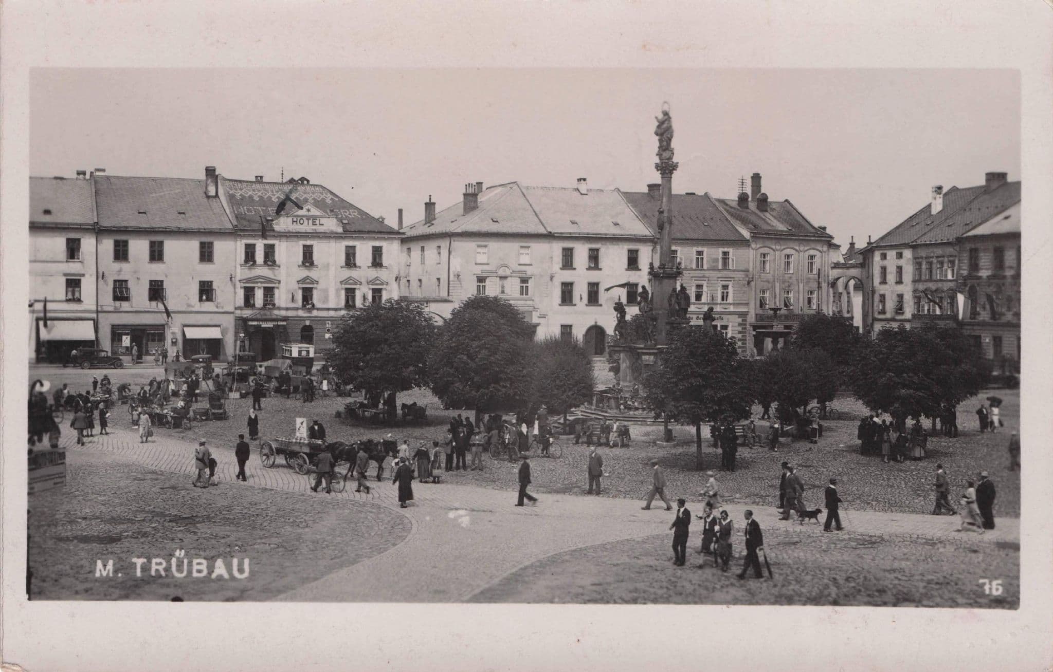 Stadtplatz Mit Saulendenkmal Trabua Hotel Czech Republic Postcard