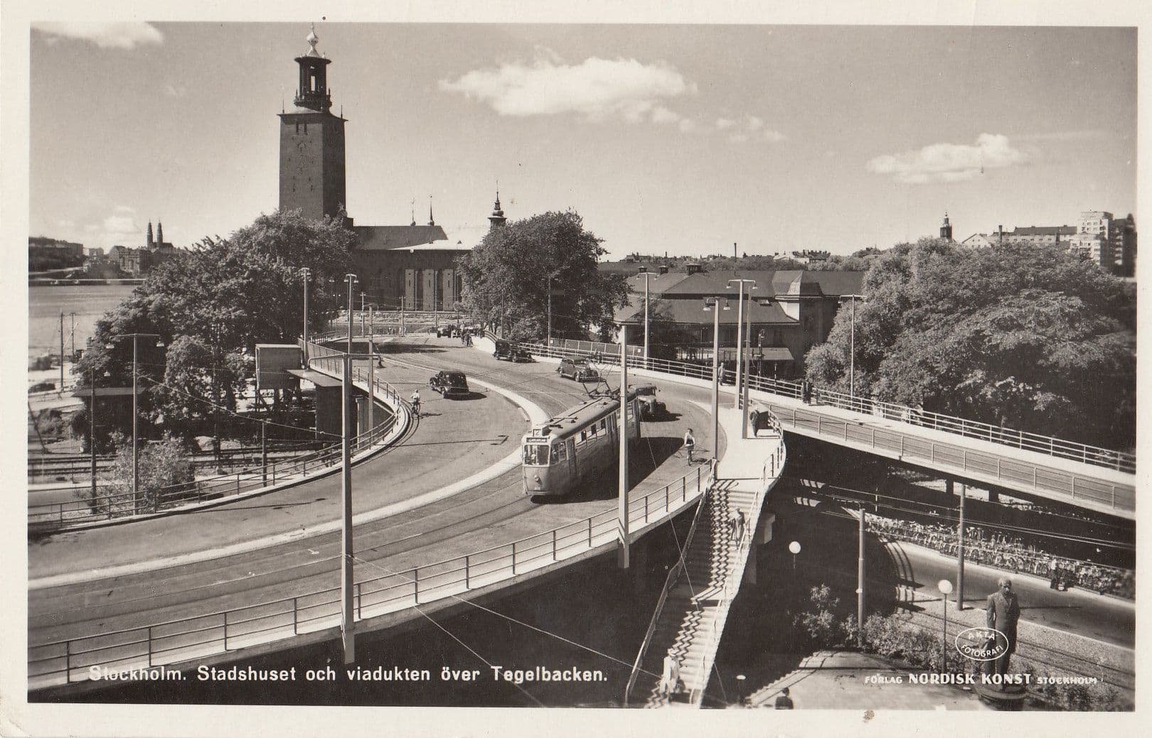 Stockholm Stadshuset Och Viadukten Over Tegelbacken Postcard