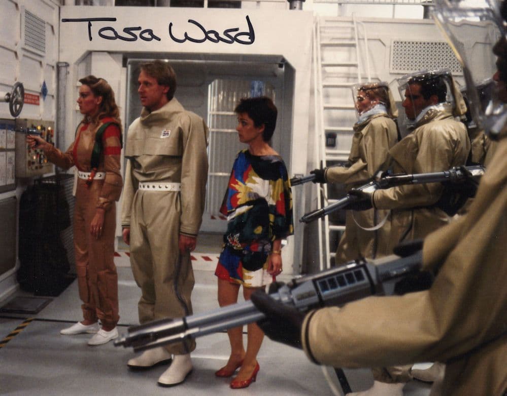 Tara Ward Dr Who Stunning 10x8 Hand Signed Photo