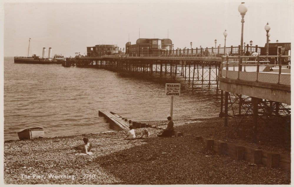 The Pier Worthing Don't Walk On This Groyne RARE 2750 Rare Sussex Postcard