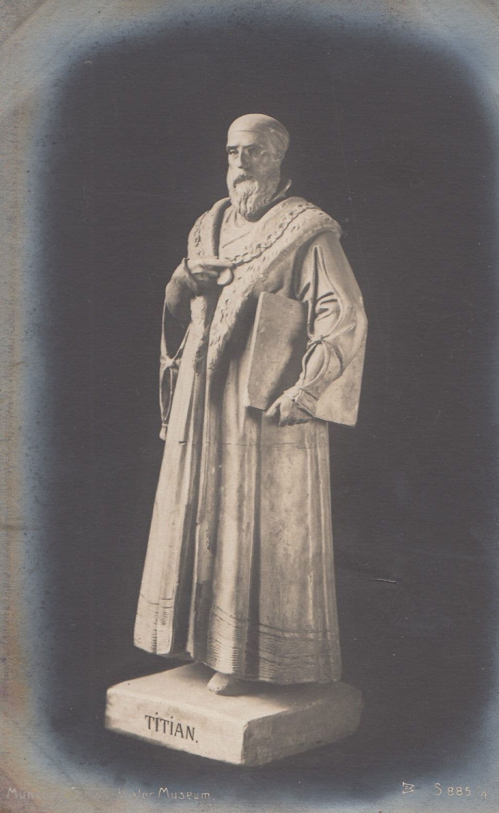 Titian Munchen Museum Antique Sculpture Postcard